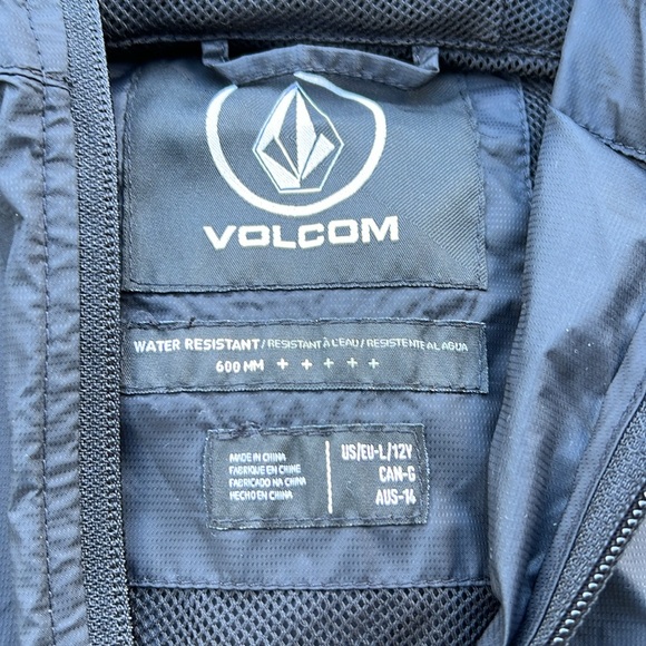 Volcom rain jacket. Boys Large (12 Y). Water resistant. Hood. Black - Picture 4 of 6